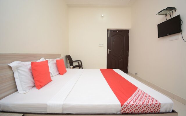 OYO 29034 Hotel Arora Inn