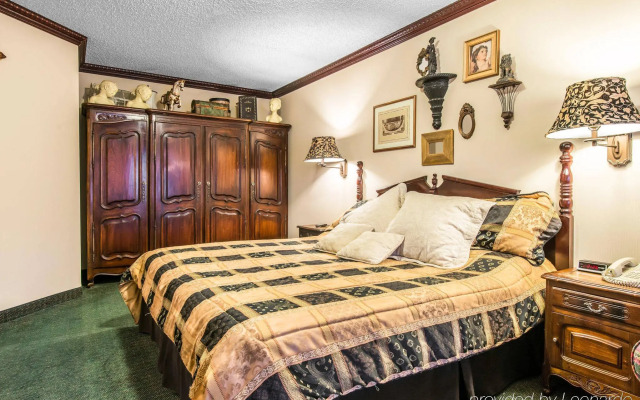 Quality Inn & Suites Manitou Springs at Pikes Peak
