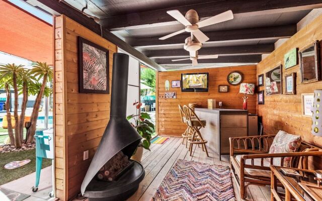 Modern Desert Oasis