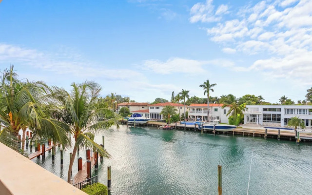 Bay Harbor Sunset Apt 3C
