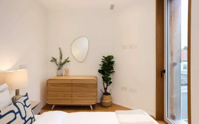 Mill Hill Mews Home with Garden