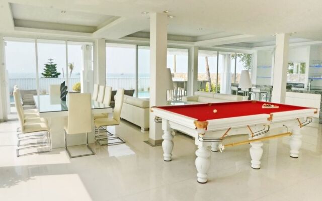 Luxury 5 Star Beach Villa 8 Bedrooms