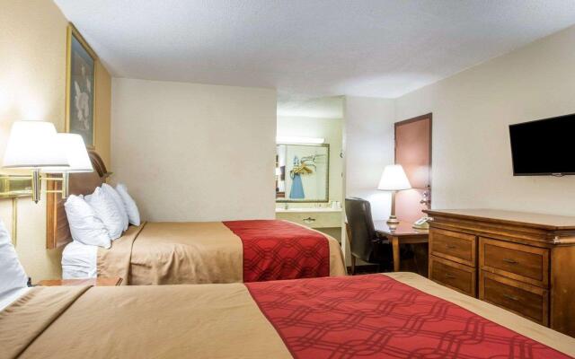 Econo Lodge Inn & Suites Macon West