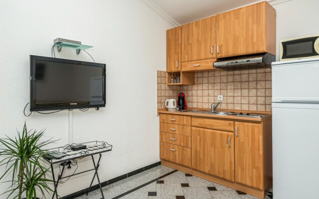 Nice Home in Makarska With Wifi and 1 Bedrooms