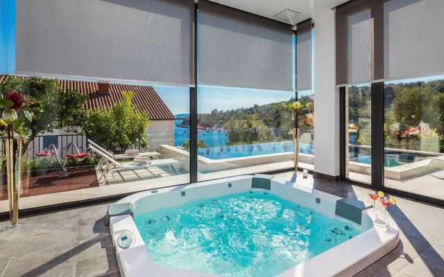 Beachfront Villa Azzurro With Pool