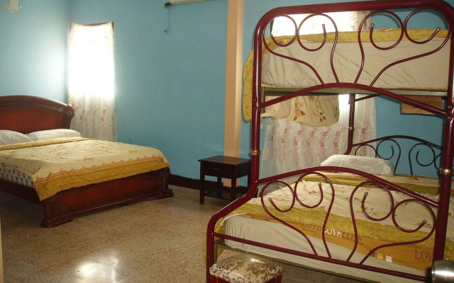Hotel Eloy Alfaro - Hostel