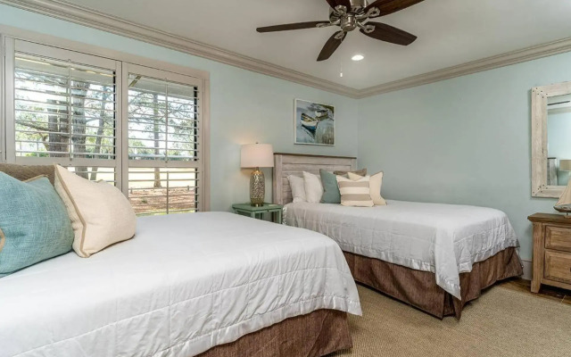 Augusta 552 - Sand Dollar Links