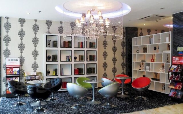 By Ron Hotel