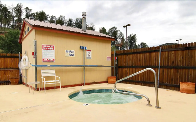 Ruidoso Mountain Inn