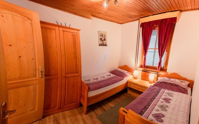 Villa Flora Apartments