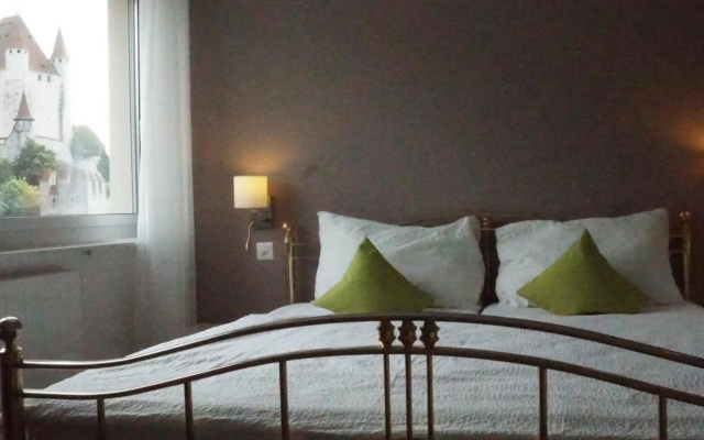 Hotel am Schloss – Guest Rooms – Thun