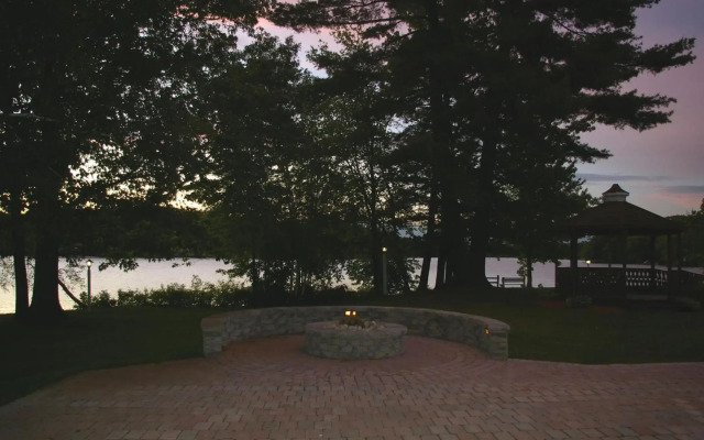 Sturbridge Host Hotel & Conference Center