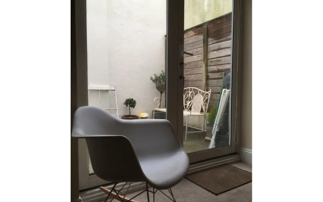 Little Western Spa Brighton Beach Apartment