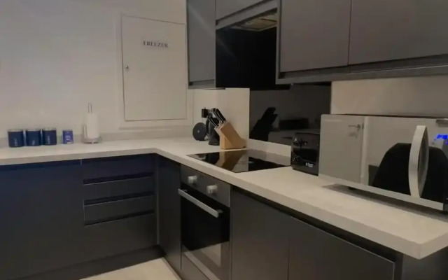Apartmentsleeps8-wifi-famillyfriendly-citycentre