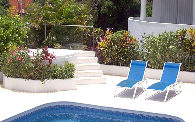 Buen Agua 2 Bedrooms and Jacuzzi by RedAwning