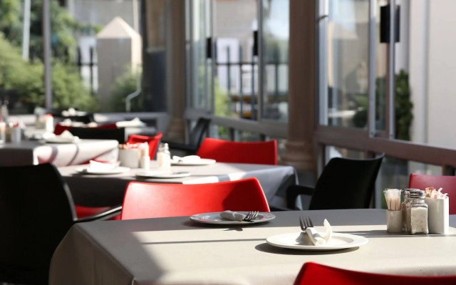 Life Hotel - The Aviator