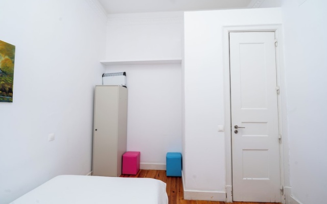 2 Bedroom Apartment Located Heart of Lisbon City