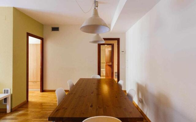 Comfortable 4 rooms 2Bath w balcony