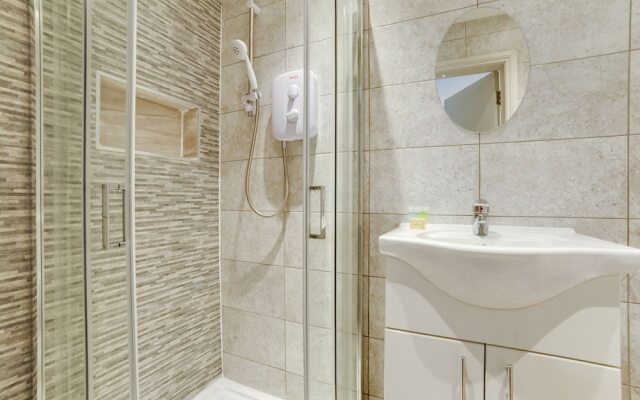 Stylish Studio in London near Wimbledon Park