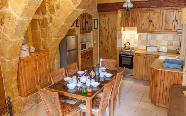Gozitan Farmhouse With Pool - PP 4