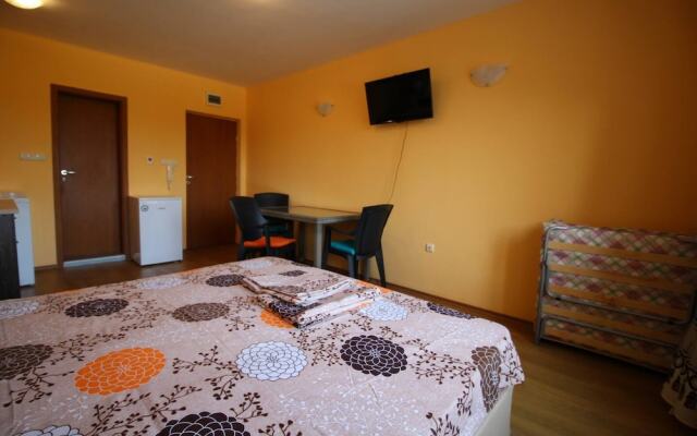 Apartment in Chateau Del Marina Apart Complex