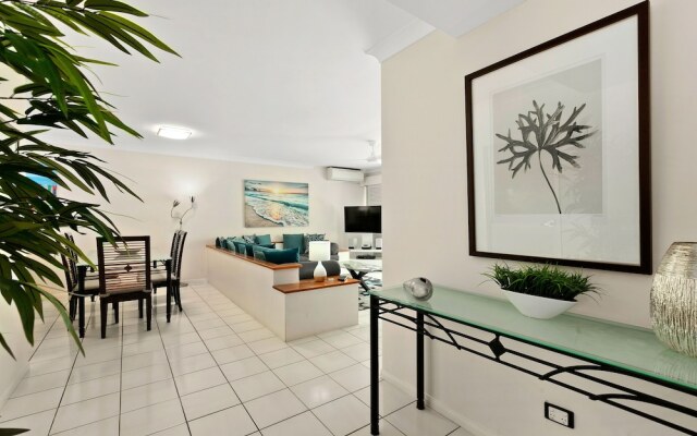 Beachfront Apt In Alamanda Beachfront Resort 25