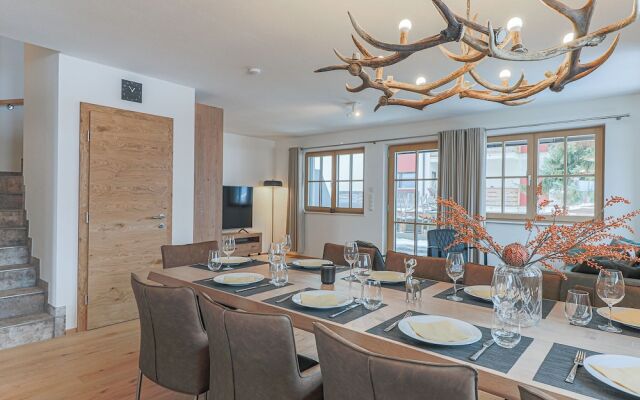 Luxury Villa in Ellmau with Hot Tub