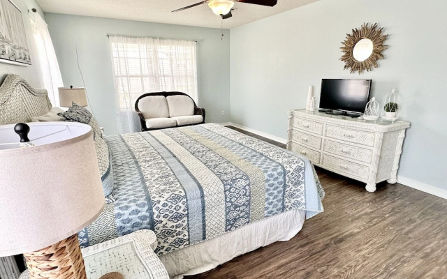 Bayou Breeze 4 Bedroom Home by RedAwning