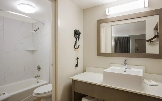 Red Roof Inn & Suites Thomasville