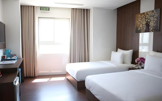 Gold Central Hotel by Haviland