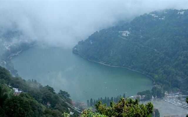 Hotel Arif Castles