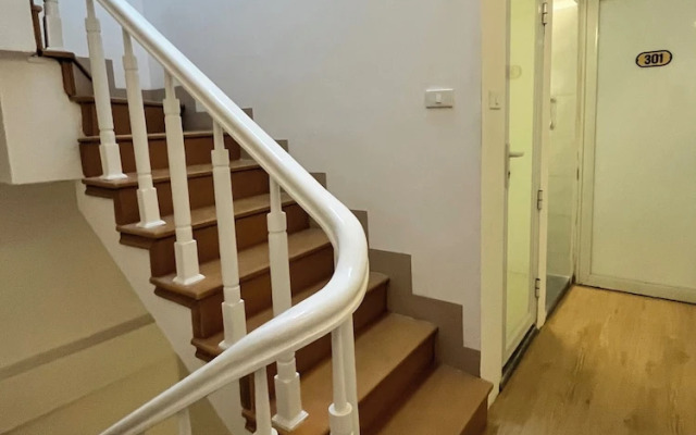 Urban Slumber Hostel