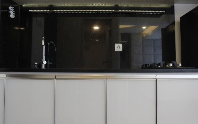 Modern & Spacious Studio at The Jarrdin Cihampelas Apartment