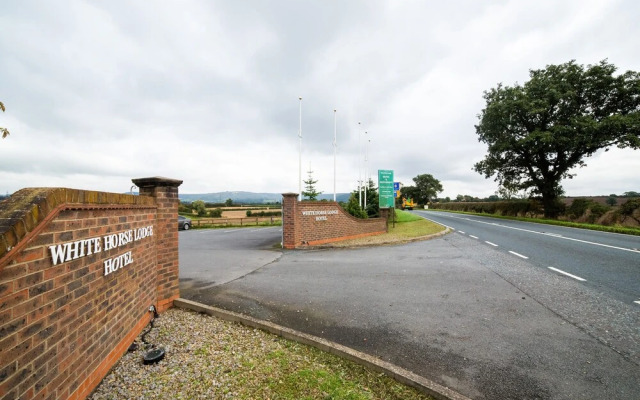 OYO White Horse Lodge Hotel, East Thirsk