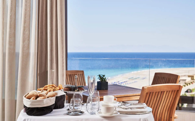 Bellevue On The Beach Suites