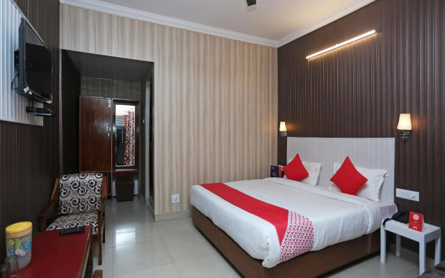 OYO 8714 Hotel Amar