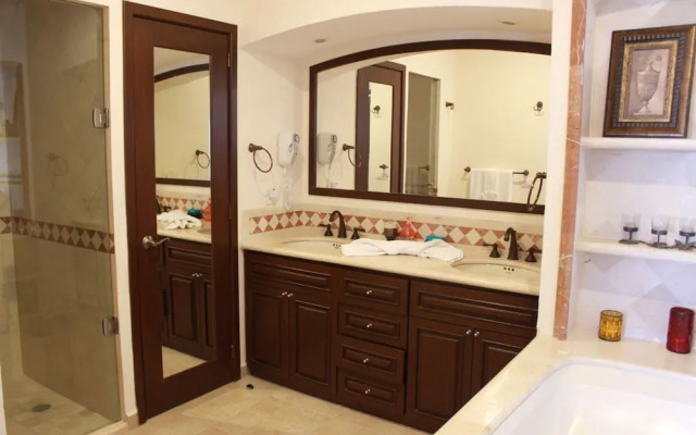 Sonoran Sky 2BR Upper 1104 by Casago