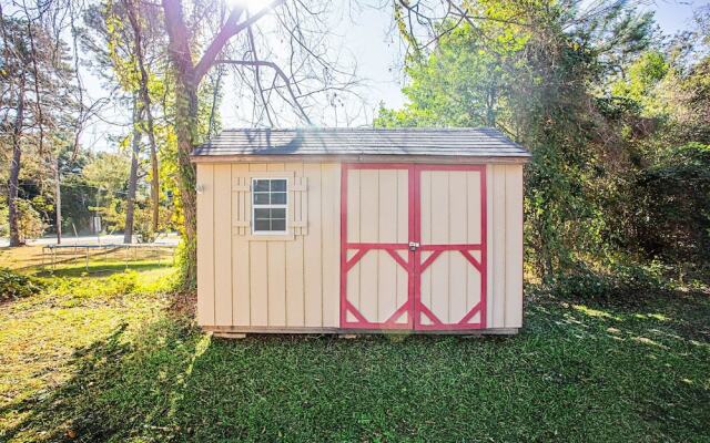 The Broadfoot Bungalow