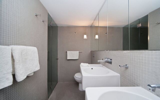 TT606 Sydney 2BR Huge Balcony