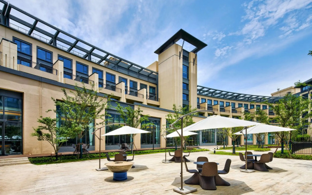 Q-Box Hotel Shanghai Sanjiagang