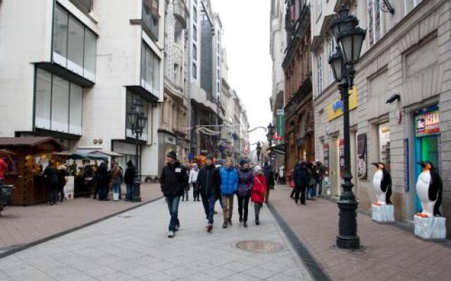 Elisabeth Apartment on Váci Street