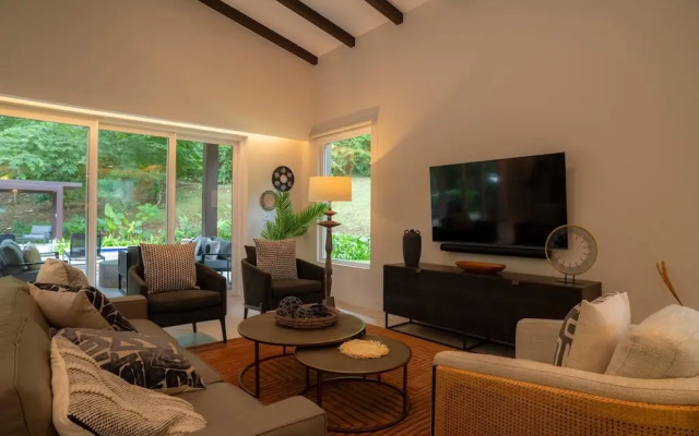 - Casa Cenizaro Six Bedroom Private Pool Family
