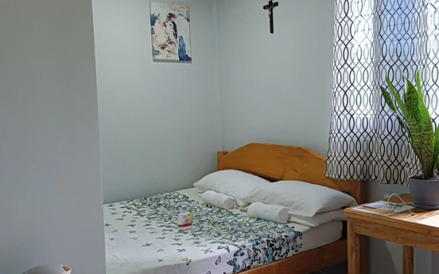 HM&B Backpackers Inn