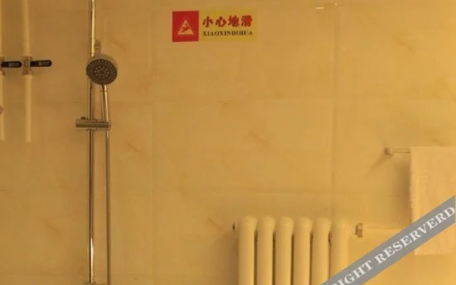 Chaoman Hotel (Tianshui Center Plaza Branch)(潮漫酒店（天水中心广场古城店）)