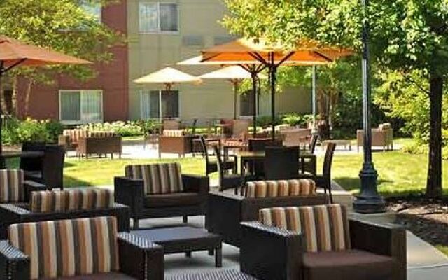 Courtyard by Marriott Edison Woodbridge