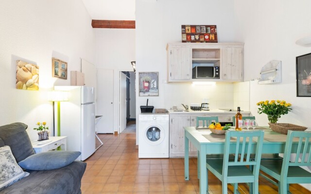 Boutique Holiday Home in Sanary-sur-mer With Terrace