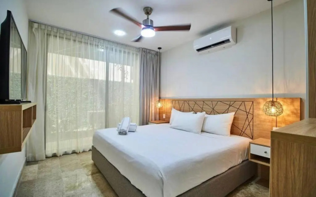 2 Bedroom apartment with 2 Pools, Wifi & GYM