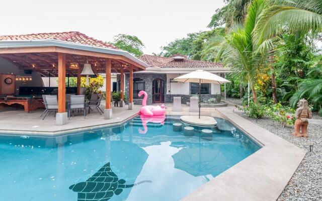 Elegant House 3-bed/2-bath With Large BBQ Patio
