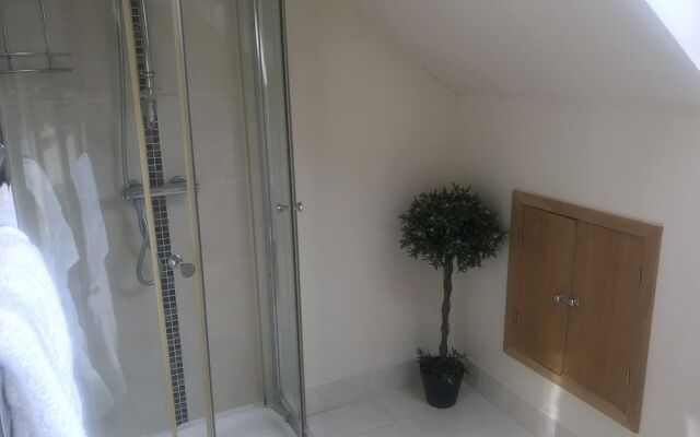 Dungannon 2 Bed Bungalow - Sleeps 5 - Pet Friendly