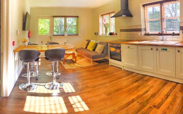Daweswood Guest Suite - Luxury retreat with optional hot tub